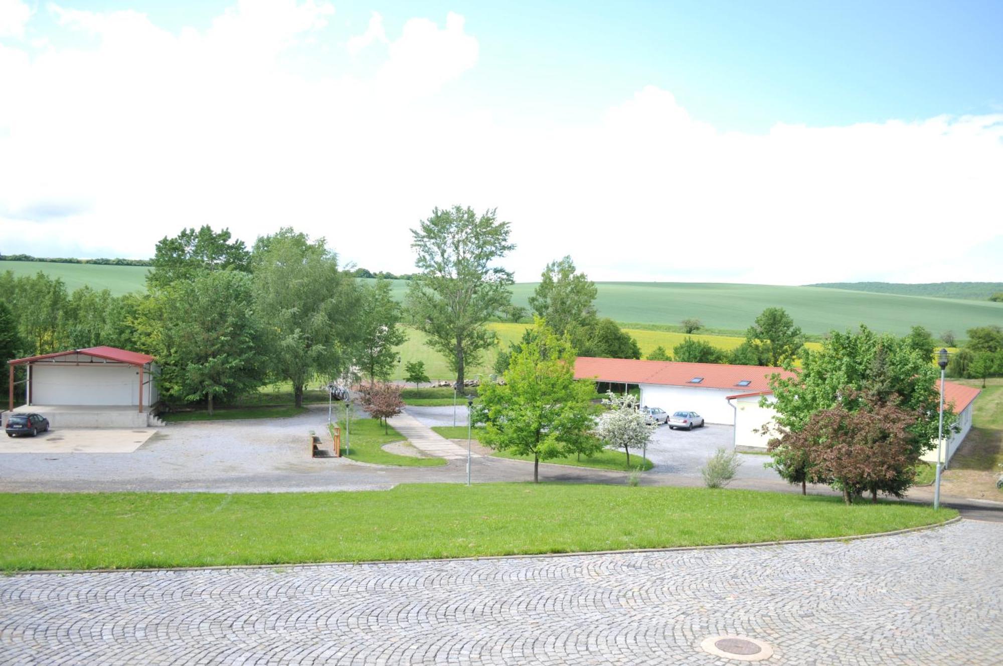 Vinny Sklep Krysa Kostelec (Hodonin) Exterior photo